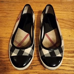 Burberry CNDONQINGUA 37